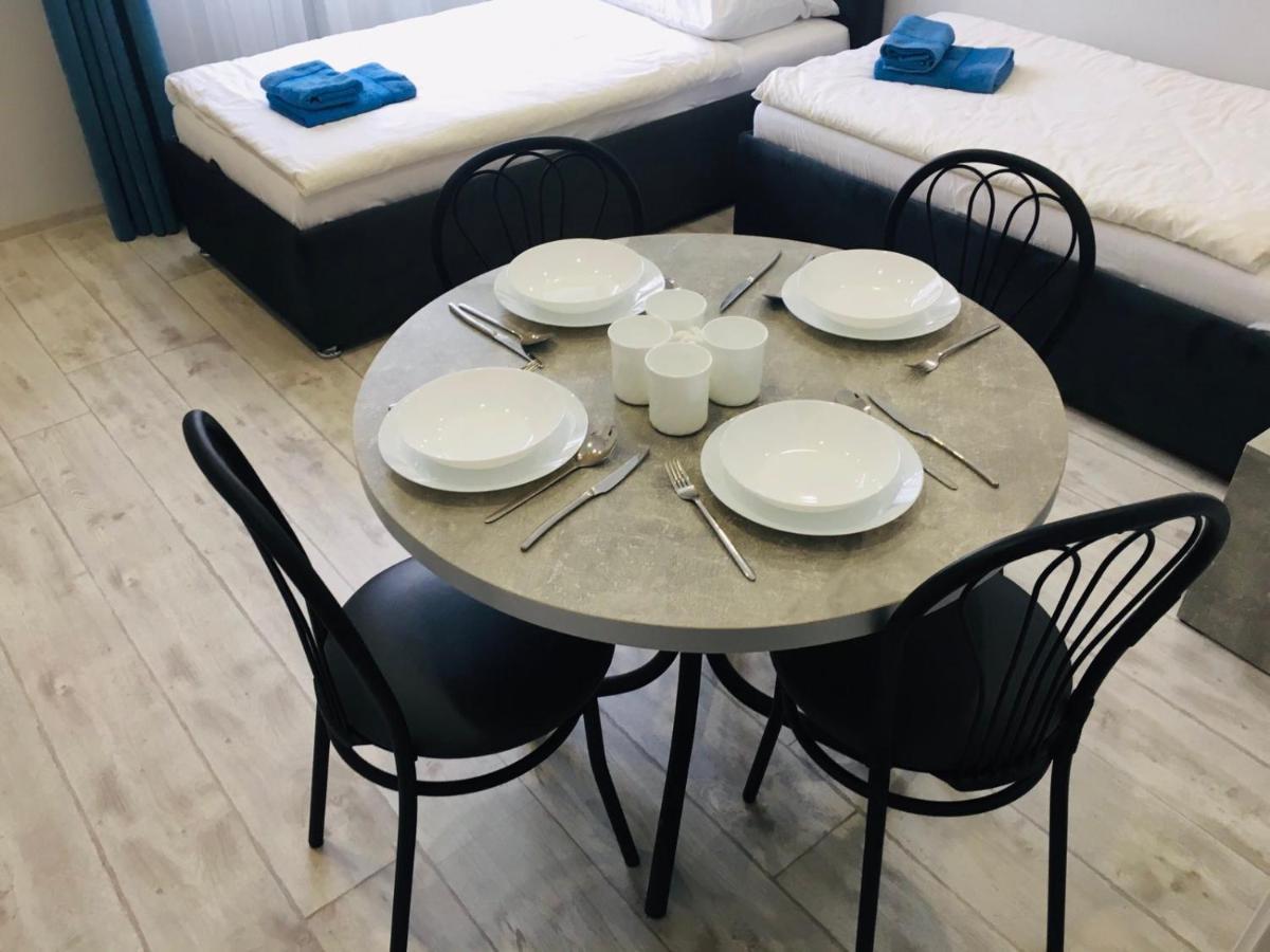 Welcome Apartments В Центре Użhorod Zewnętrze zdjęcie